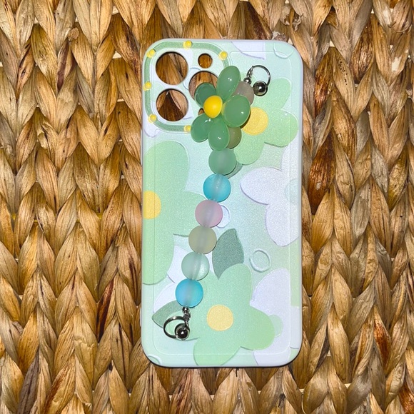 Other - Green flower phone case